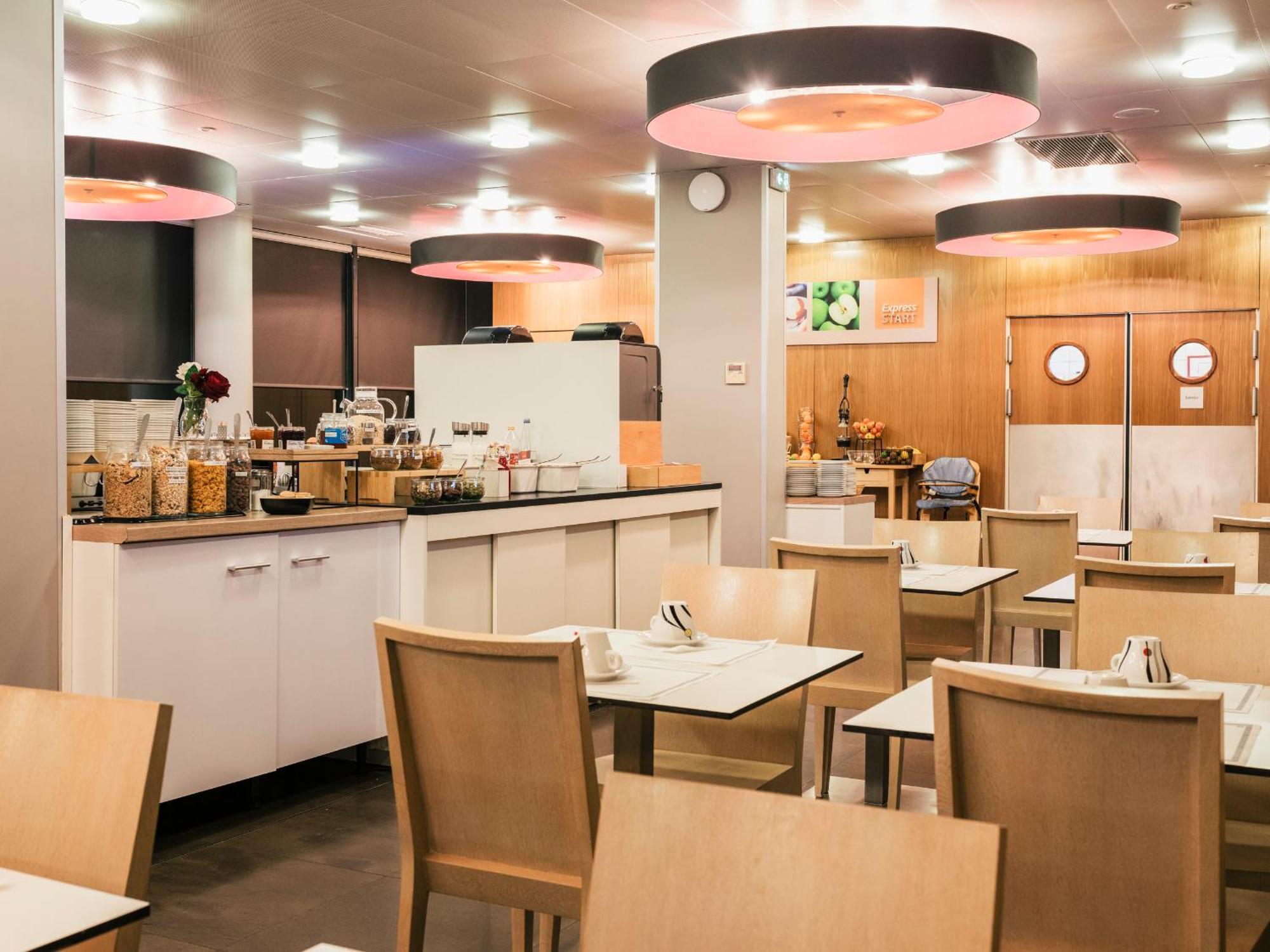 Holiday Inn Express Saint-Nazaire By Ihg מראה חיצוני תמונה